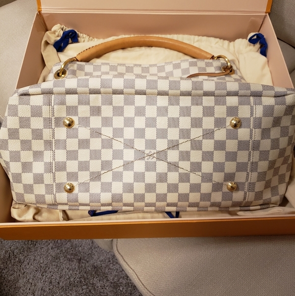 Almost new!! Gorgeous Artsy MM - Picture 10 of 10